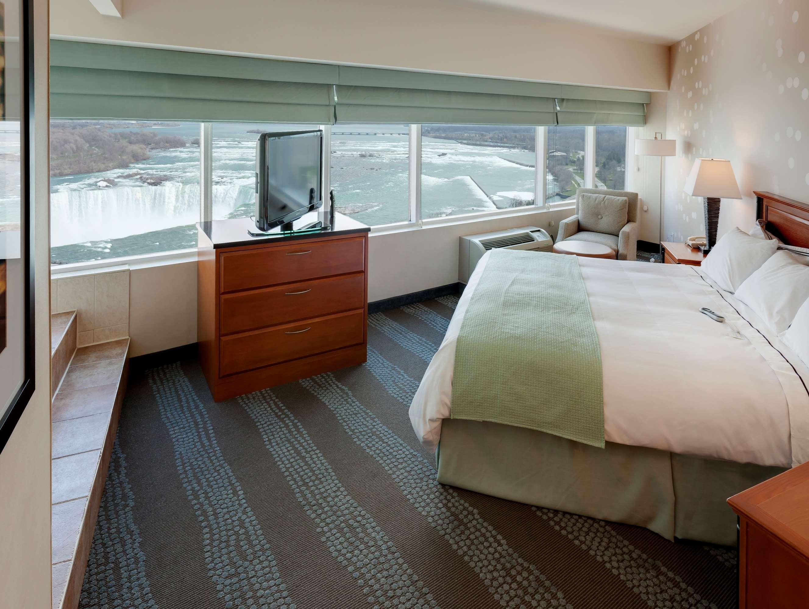 Niagara Fallsview Hotel & Suites Стая снимка
